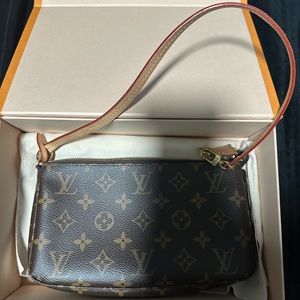 AUTHENTIC LOUIS VUITTON POCHETTE MONOGRAM